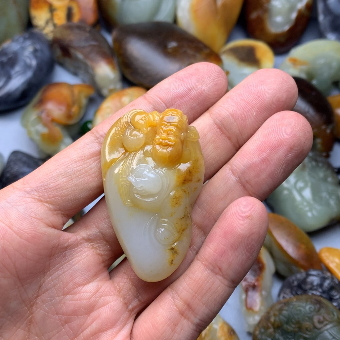 和田玉挂件未镶嵌南**木