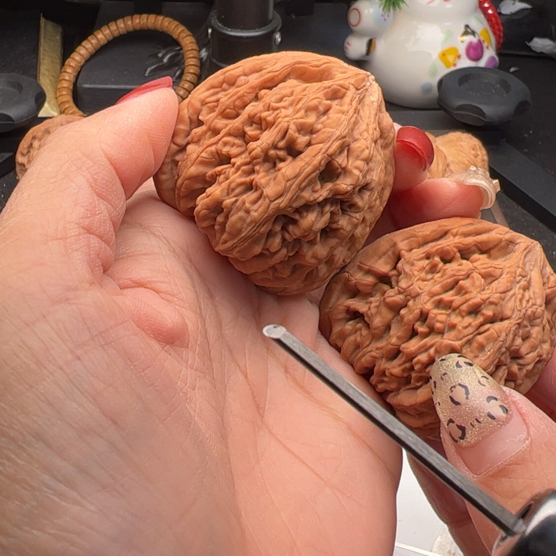 文玩核桃吊坠滢虎头王47