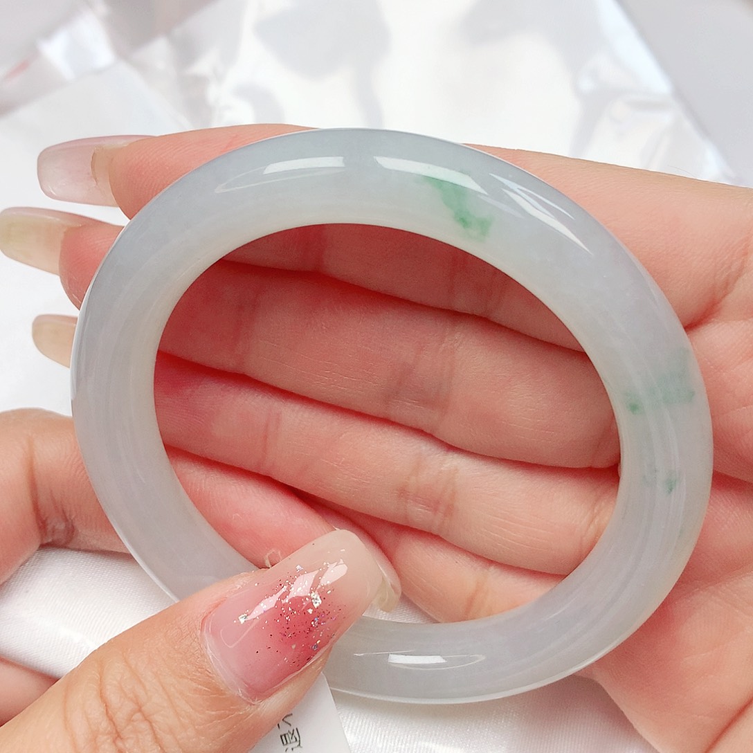 翡翠手镯未镶嵌抖音768