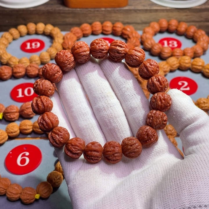 文玩核桃手串落***根树王