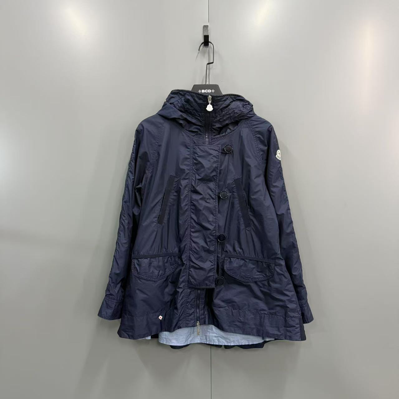95新 MONCLER （jp）蓝色徽标连帽外套 2码/
