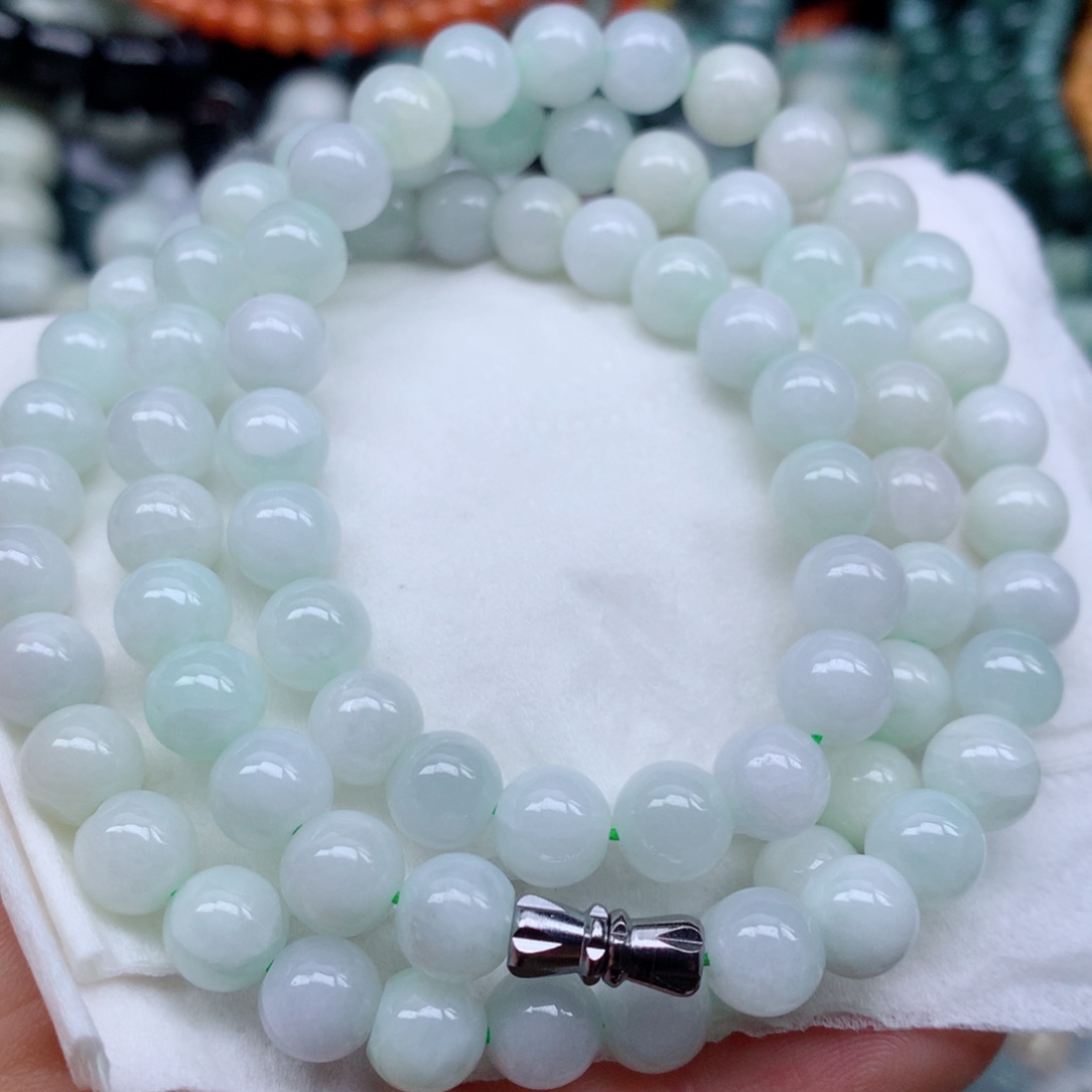 翡翠颈饰未镶嵌手串