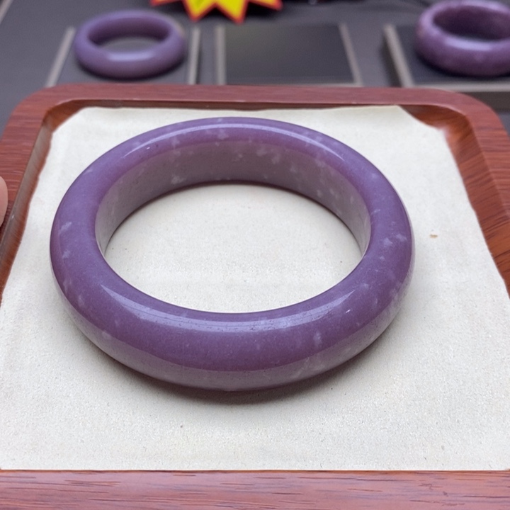 石英质玉合金颈饰两****妈