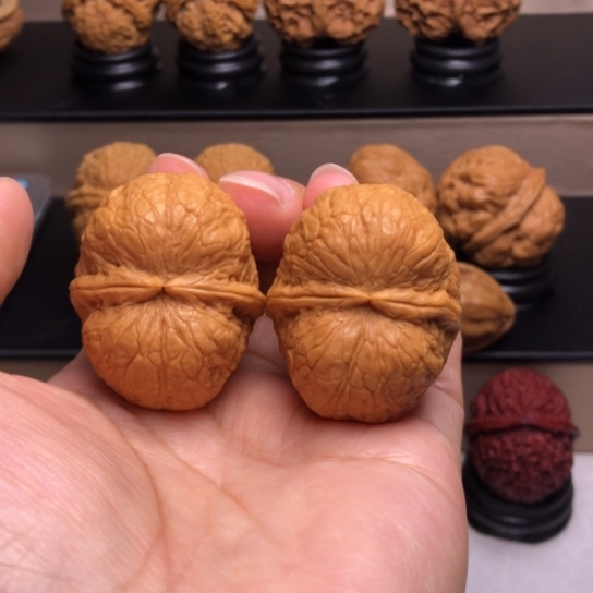 文玩核桃把件峭壁元宝21