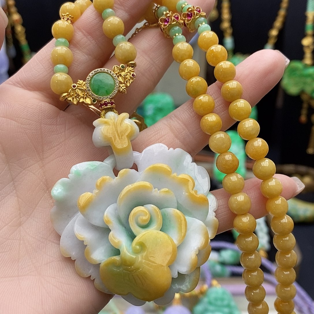 翡翠颈饰未镶嵌射*天然