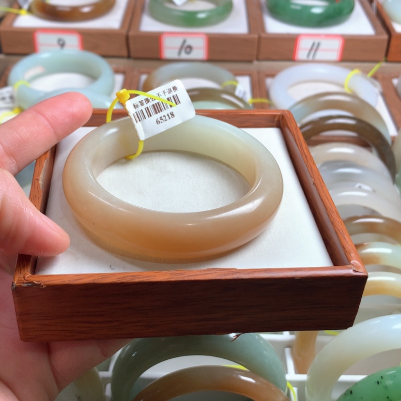 【闪购商品】和田玉手镯未镶嵌54.8