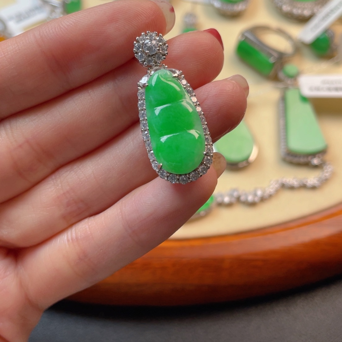 翡翠吊坠(不含链)银S925镶嵌静**深