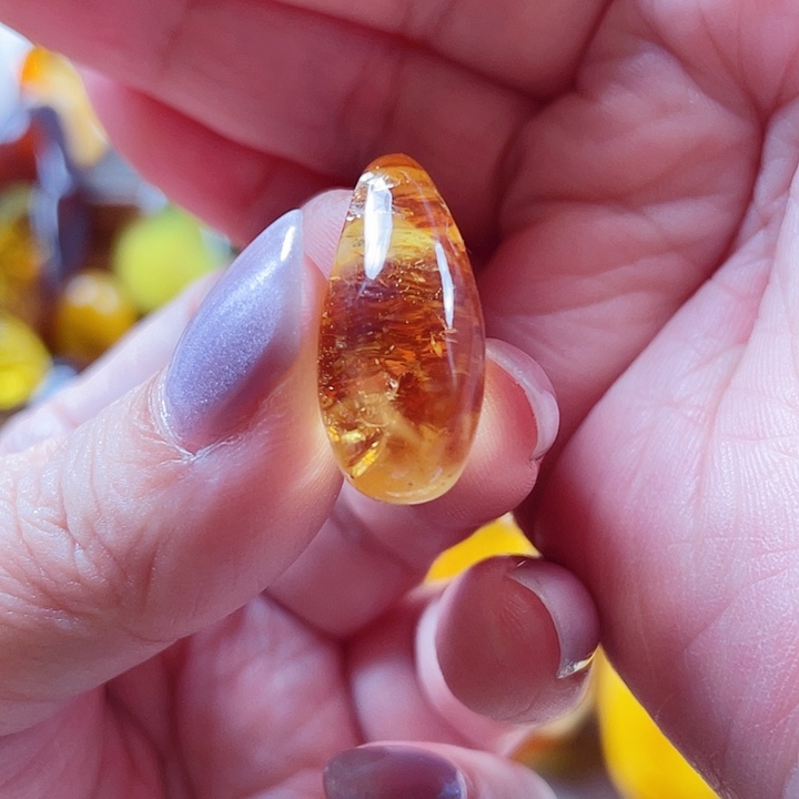 琥珀未镶嵌裸石挂件