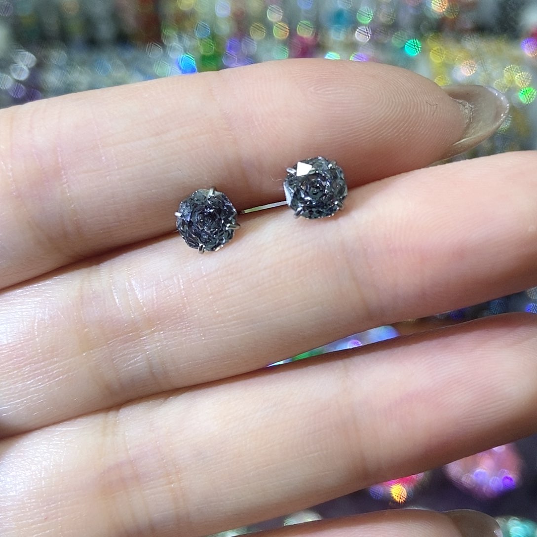 6锆石（处理）玫瑰切耳钉