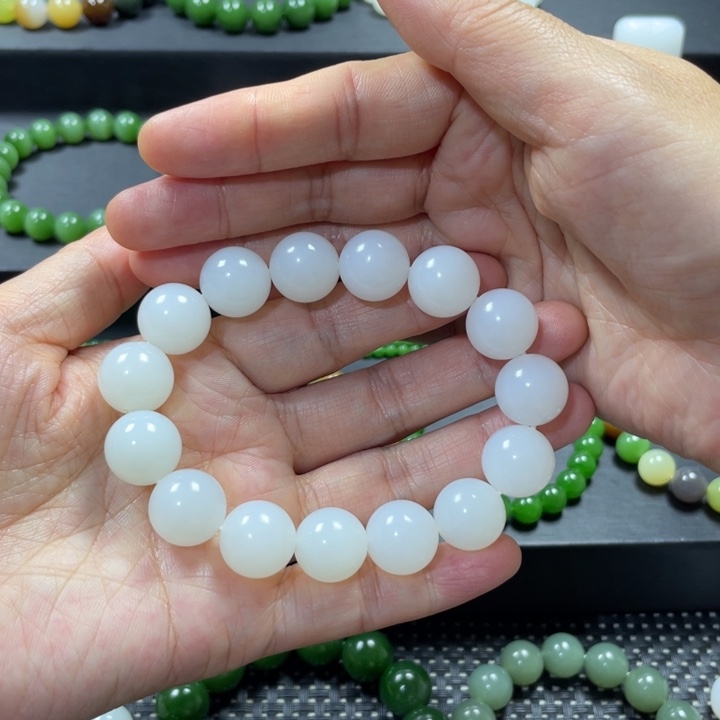 力***和田玉未镶嵌手链