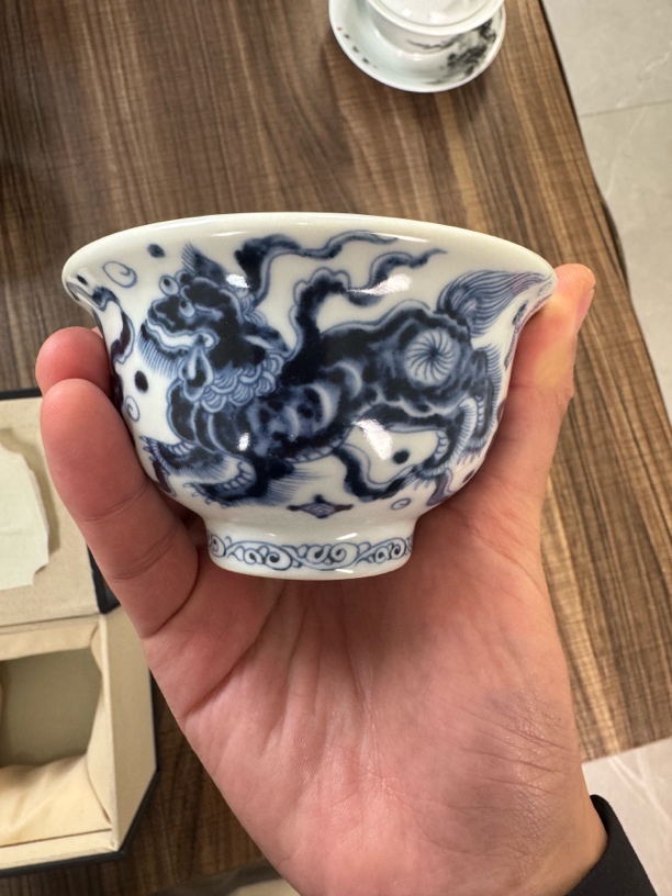 景德镇青花狮子大压手杯主人杯