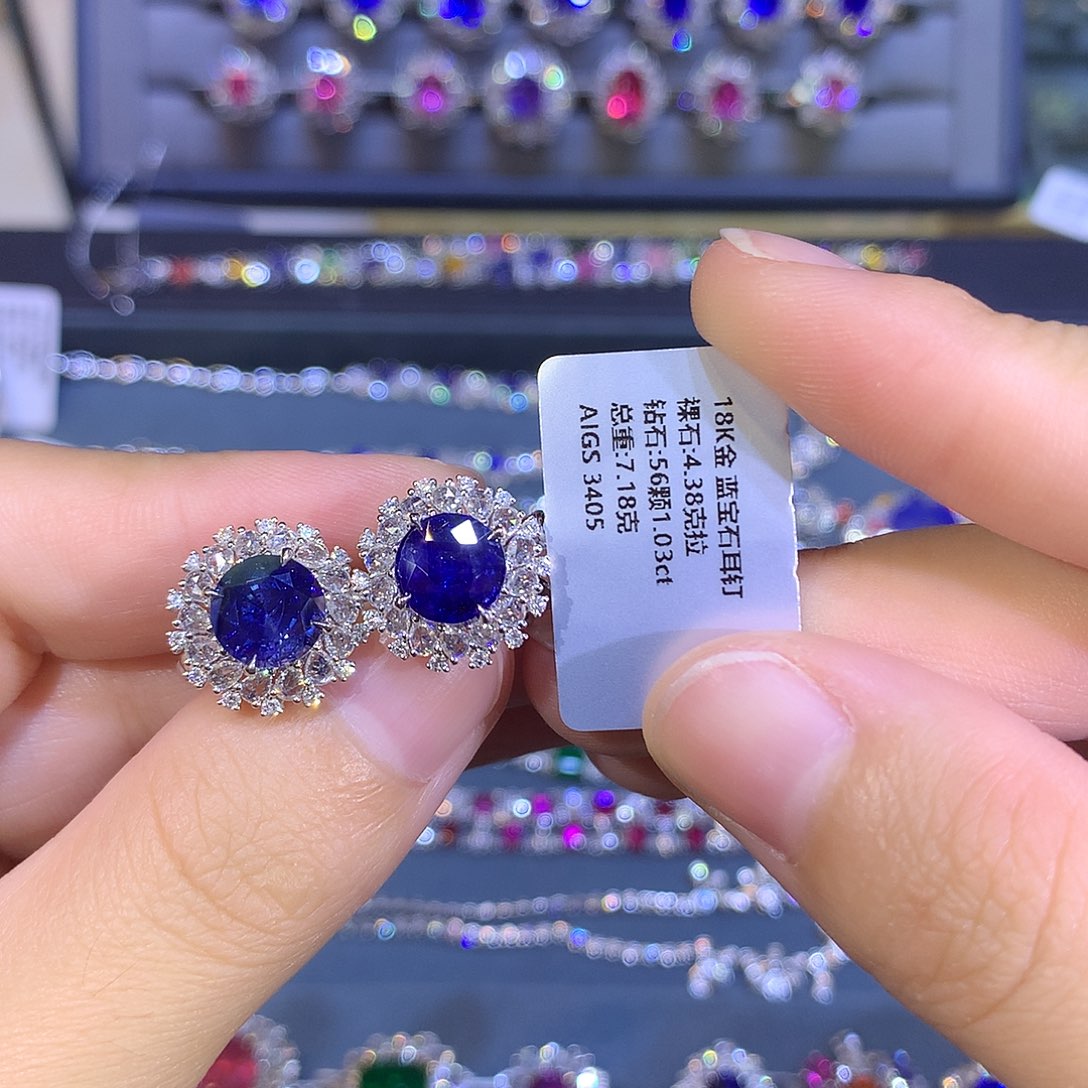 蓝宝石耳钉18K金镶嵌