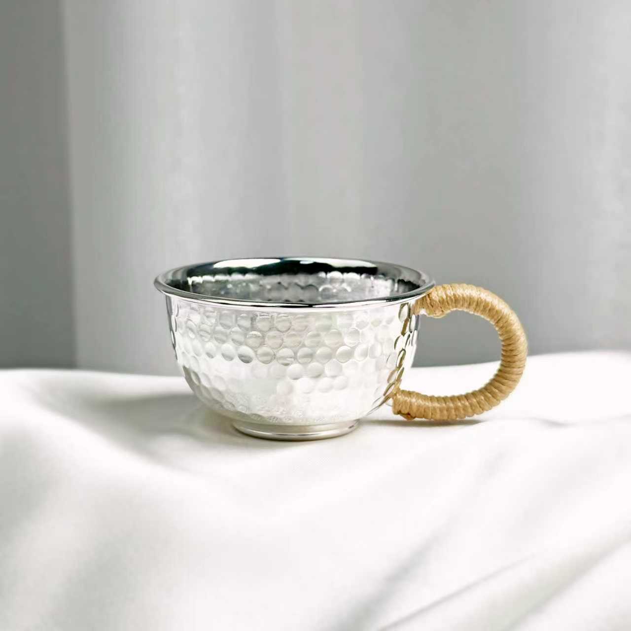 手工锤纹带耳把手主人杯