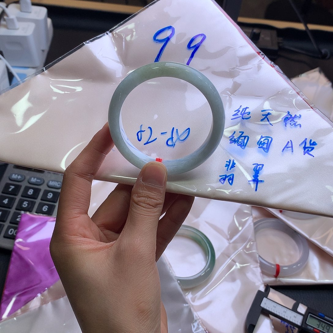 翡翠未镶嵌手镯翡翠