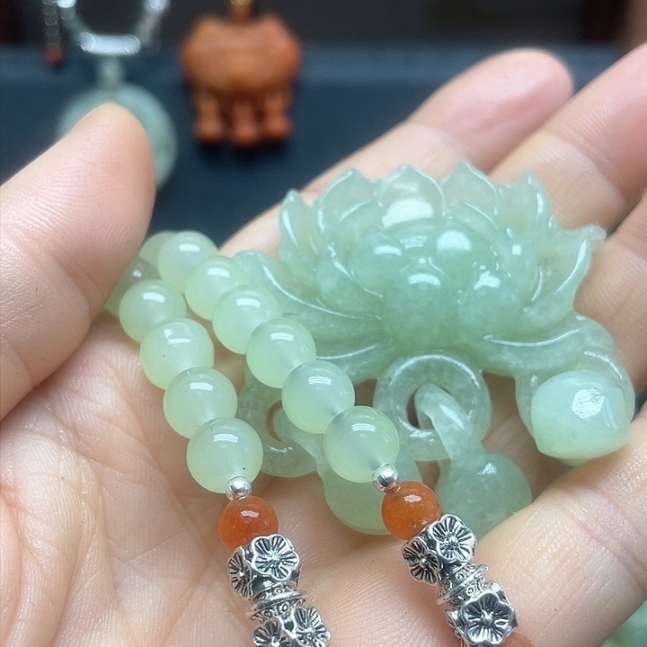 未镶嵌蛇纹石玉颈饰