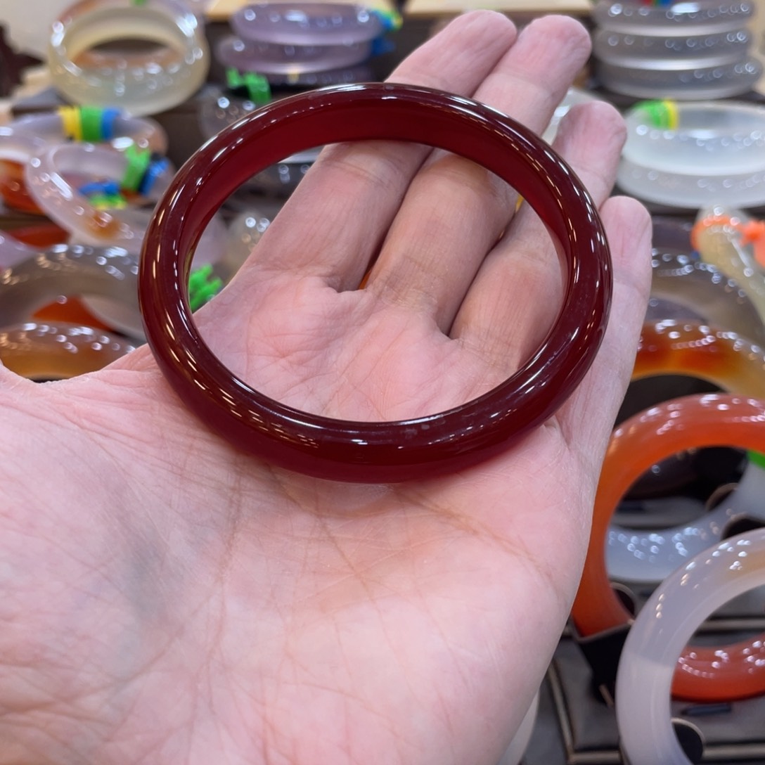 玛瑙/玉髓手镯未镶嵌