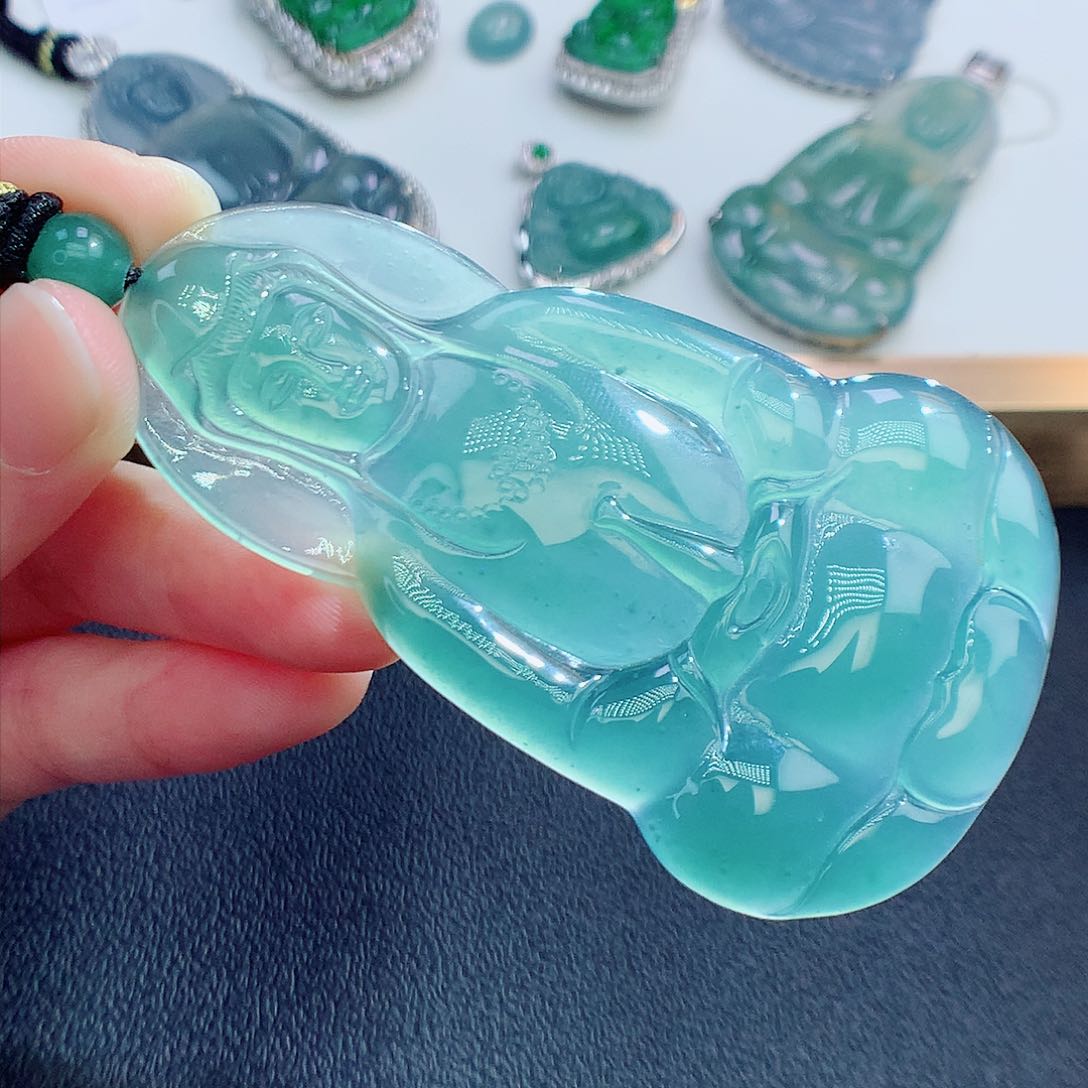 翡翠颈饰未镶嵌翡翠