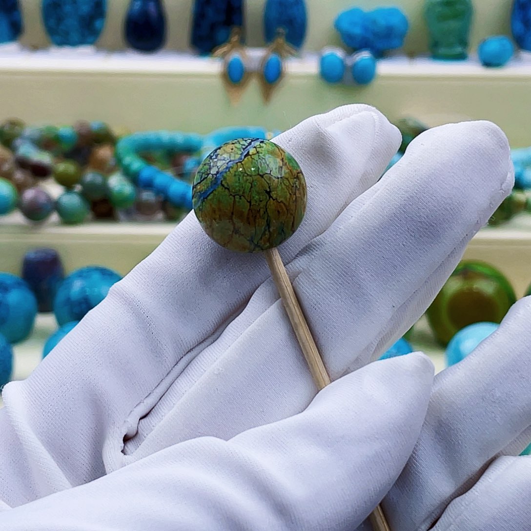 绿松石颈饰未镶嵌