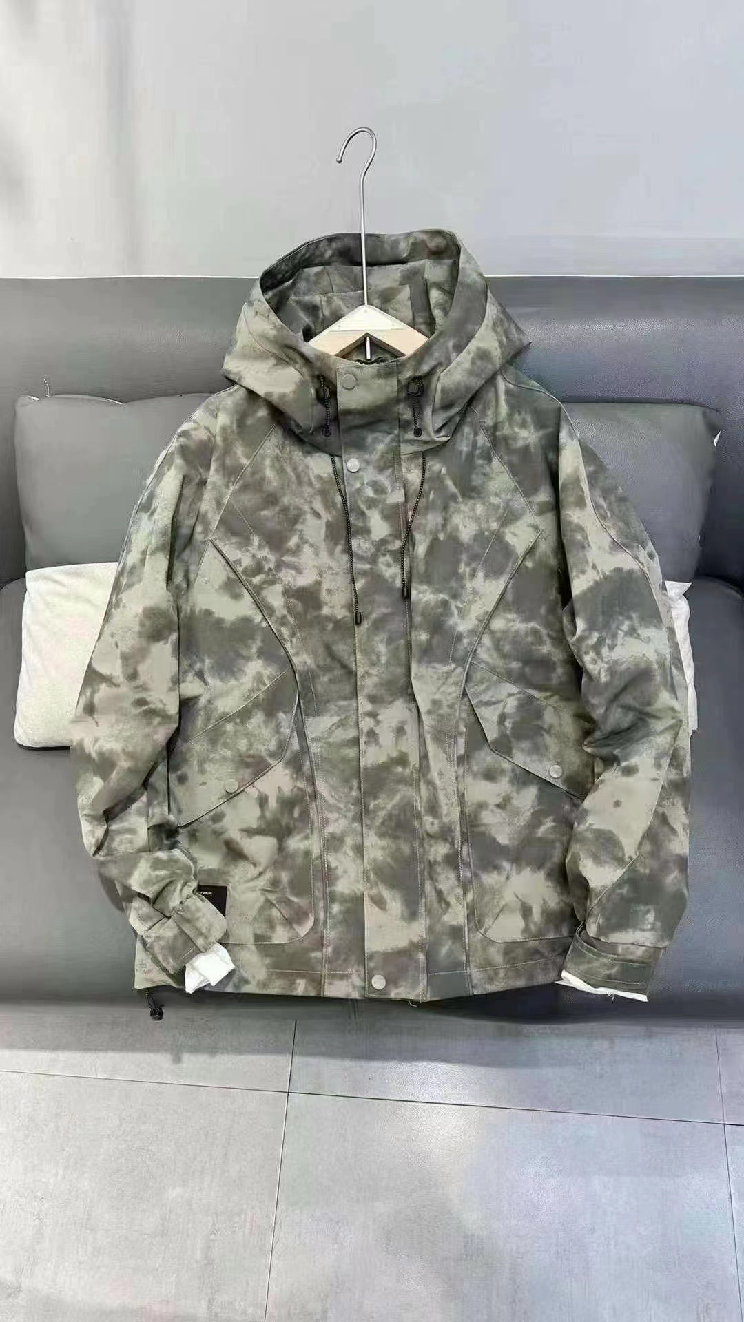 时尚迷彩冲锋衣春款