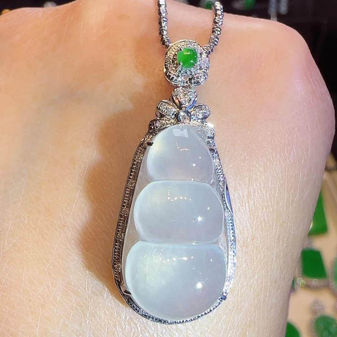 翡翠吊坠(不含链)18K金镶嵌