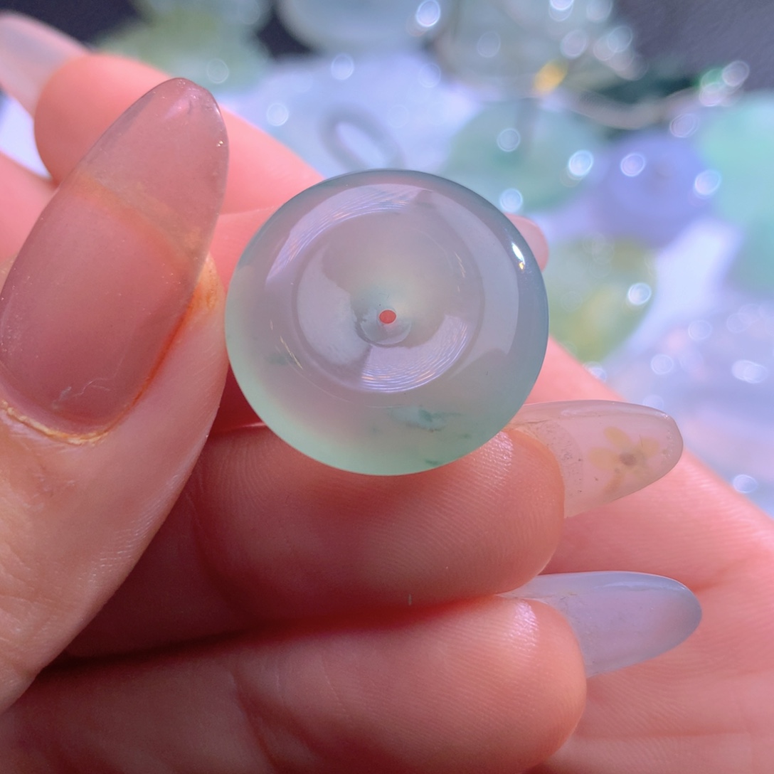 翡翠未镶嵌颈饰缅甸