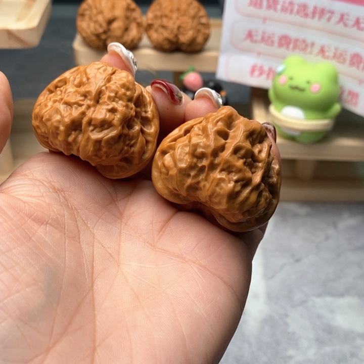 文玩核桃吊坠黄***酒蛙蛙40.41.1137