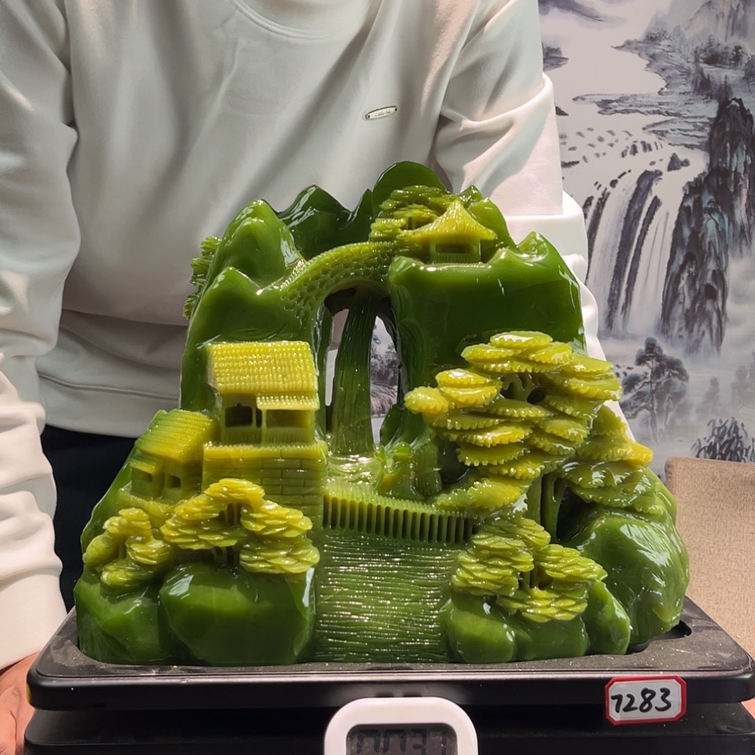 用***5玉玉摆件绿色带底座