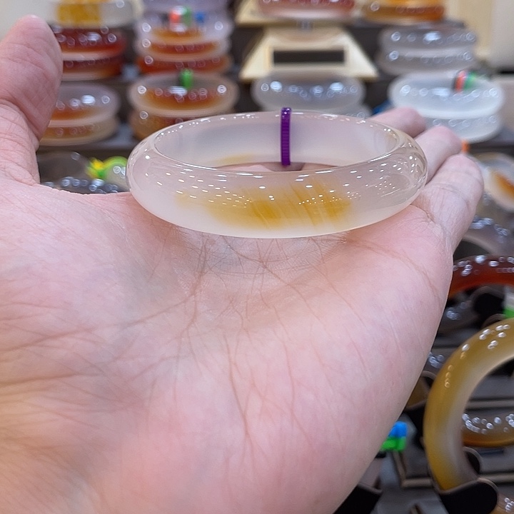 玛瑙/玉髓手镯未镶嵌