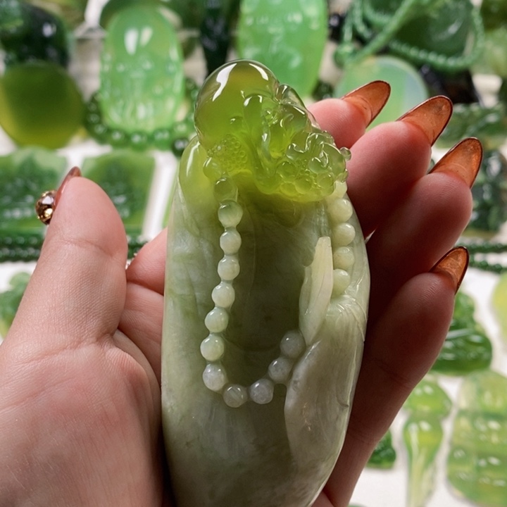 未镶嵌蛇纹石玉颈饰