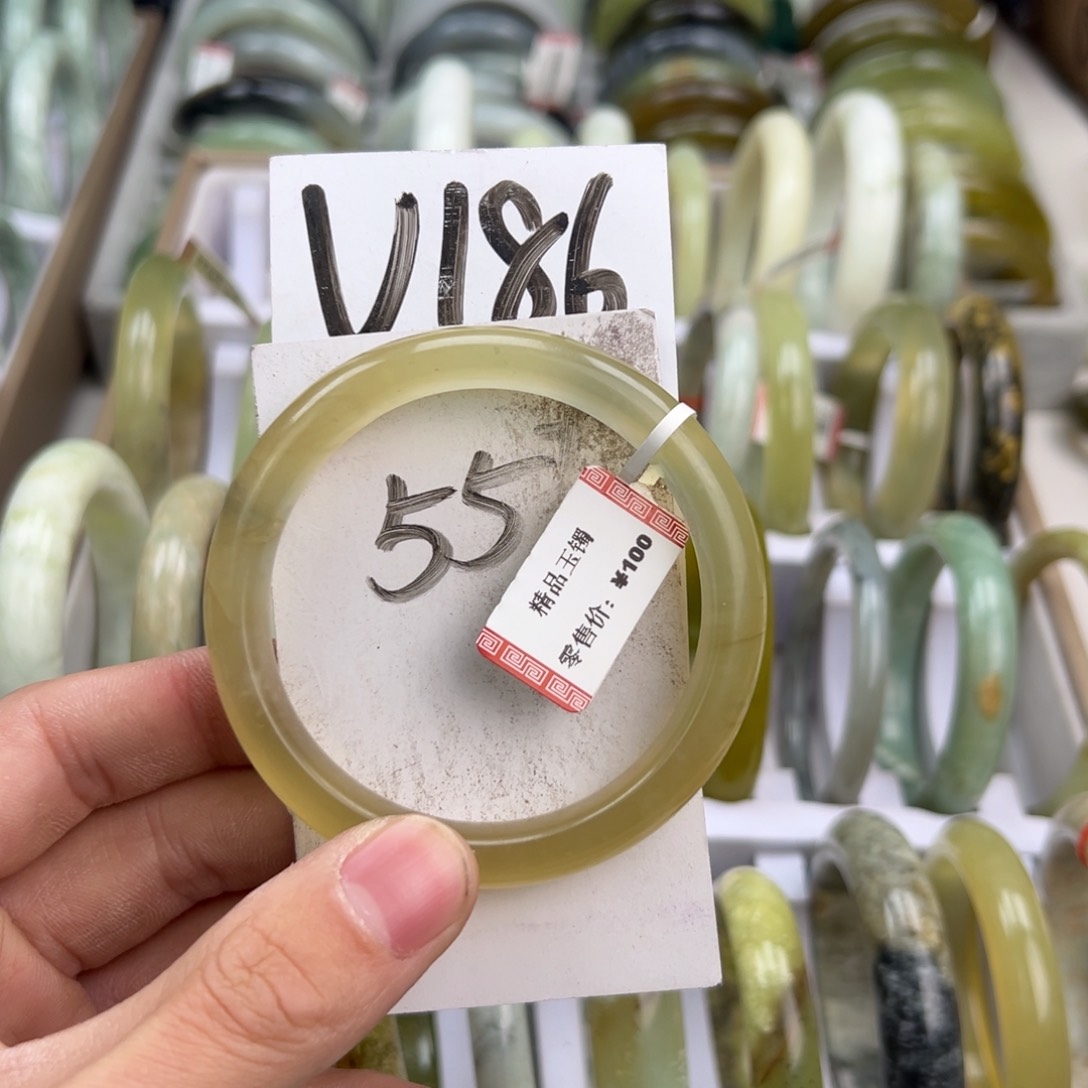 岫玉手镯未镶嵌天然岫玉微瑕