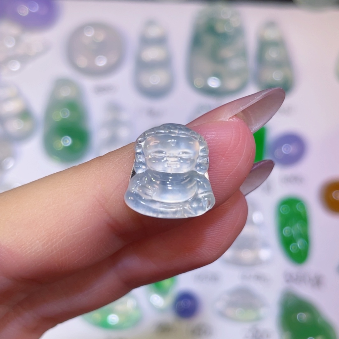 翡翠未镶嵌颈饰裸石