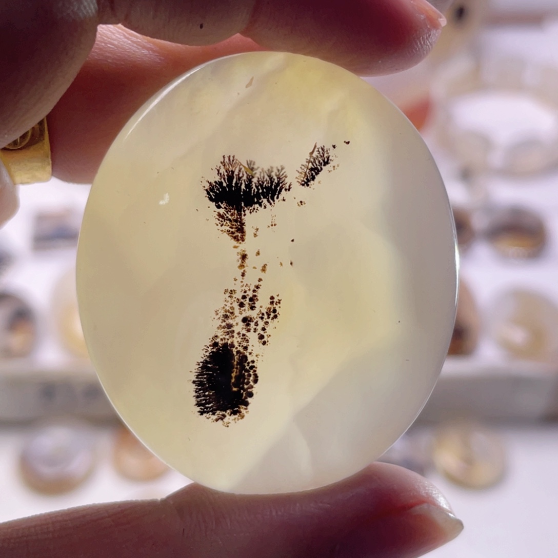 玛瑙/玉髓未镶嵌珠宝奇石