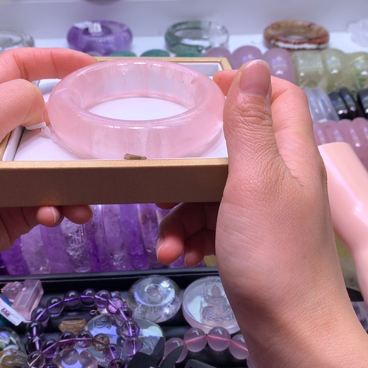 水晶手镯未镶嵌57口