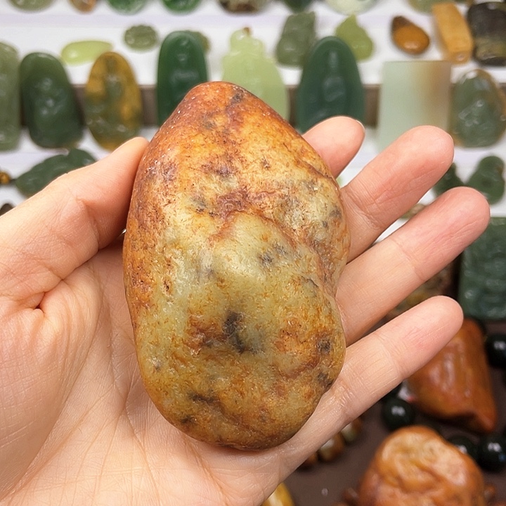 岫岩河磨玉（透闪石质玉）颈饰未镶嵌