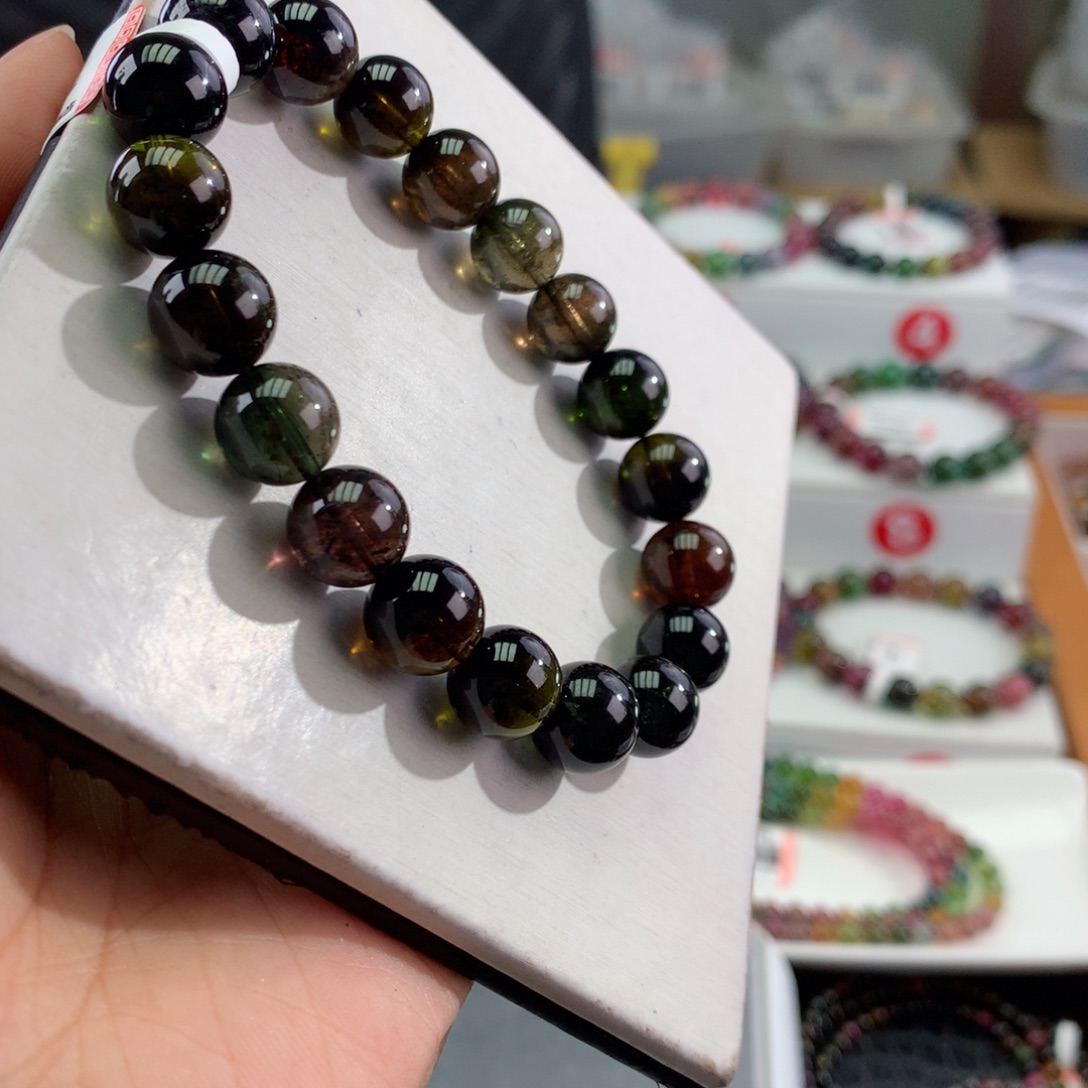 手链碧玺未镶嵌   10.8mm。   