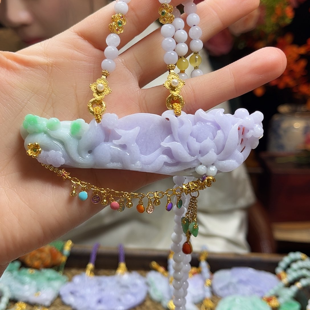 翡翠颈饰未镶嵌天然翡翠