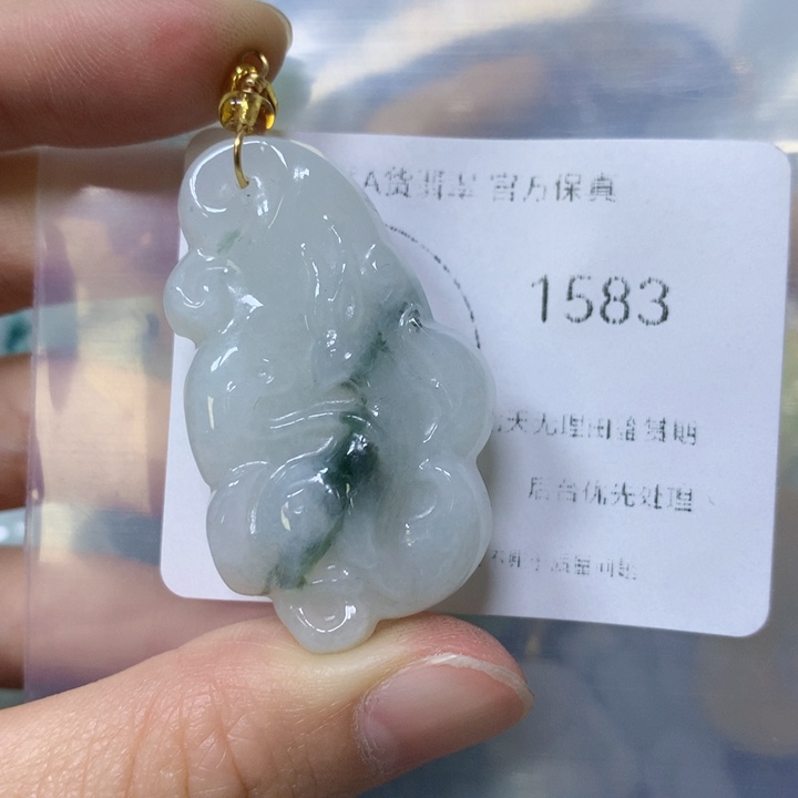 翡翠颈饰未镶嵌翡翠