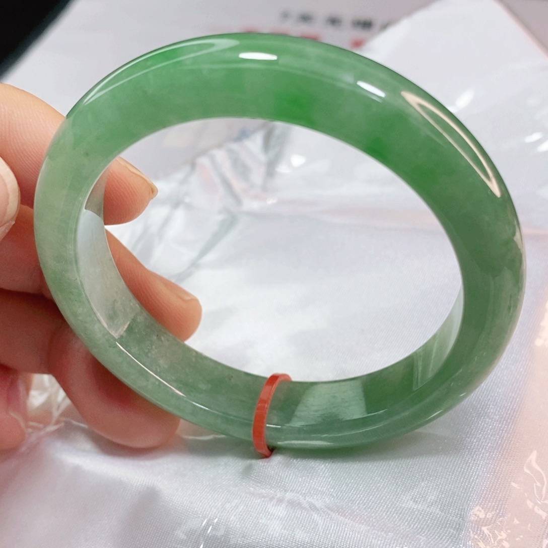 翡翠手镯未镶嵌53.2圈口