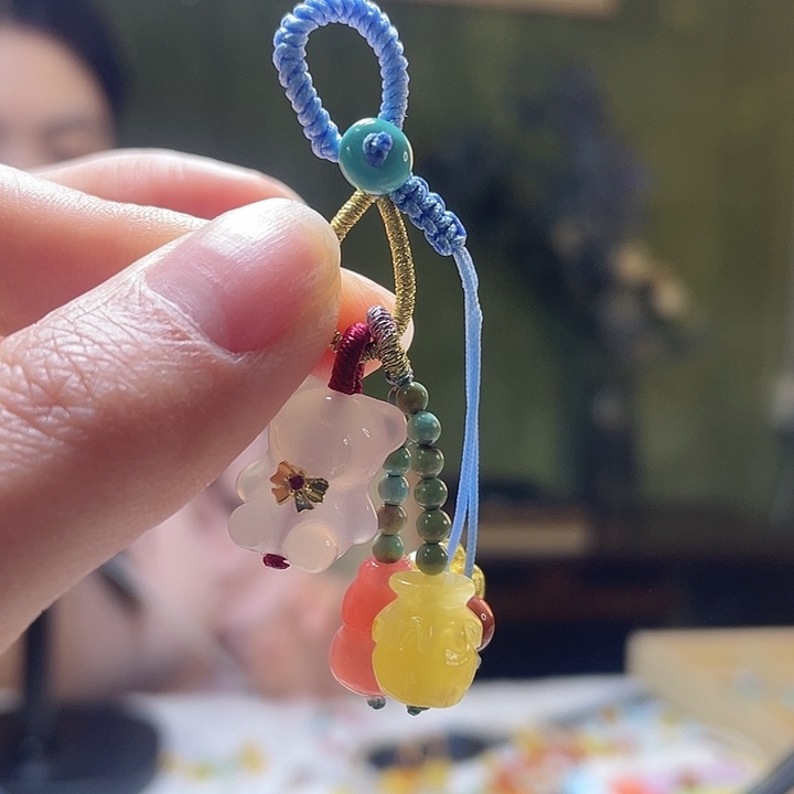 蜜蜡未镶嵌裸石提溜