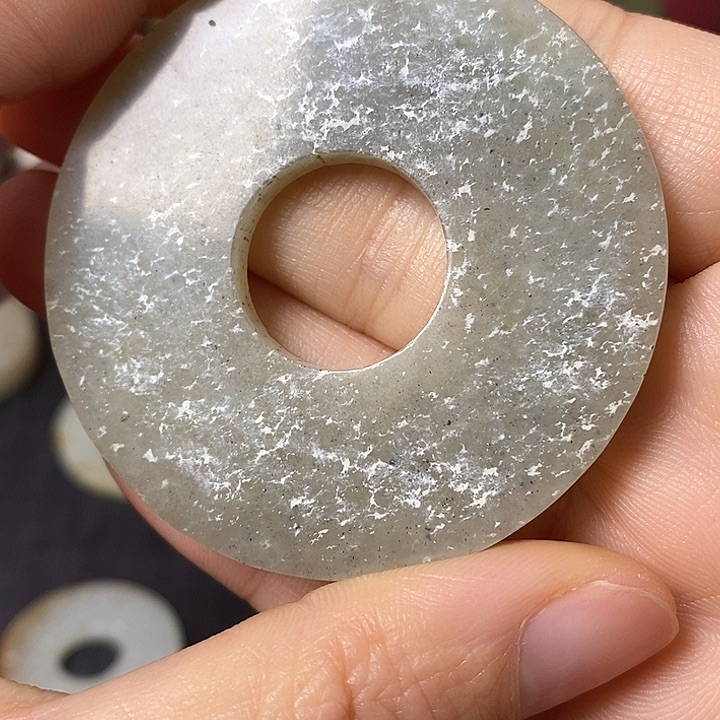 和田玉（糖玉）车挂未镶嵌路**间