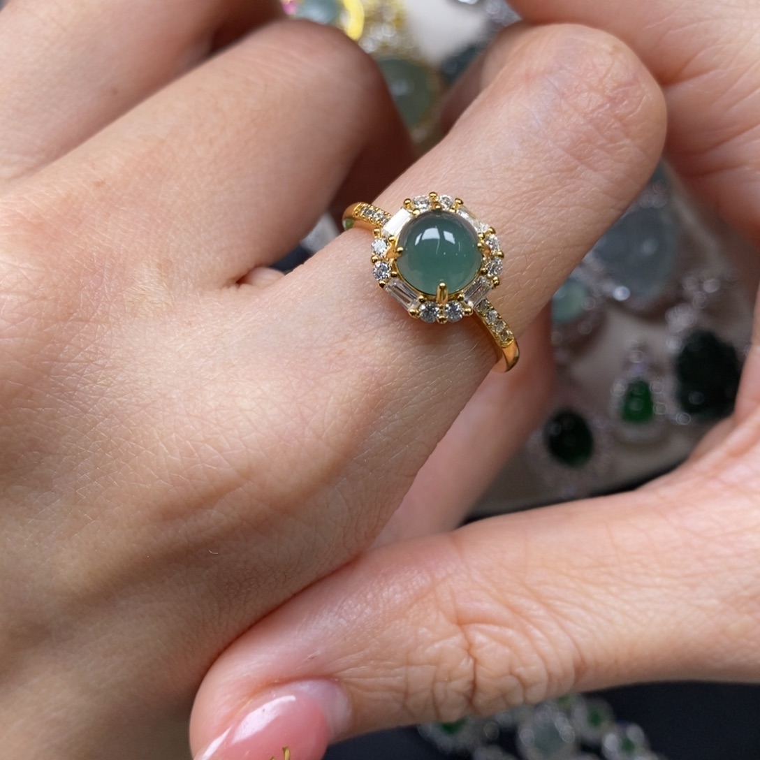 翡翠颈饰未镶嵌翡翠