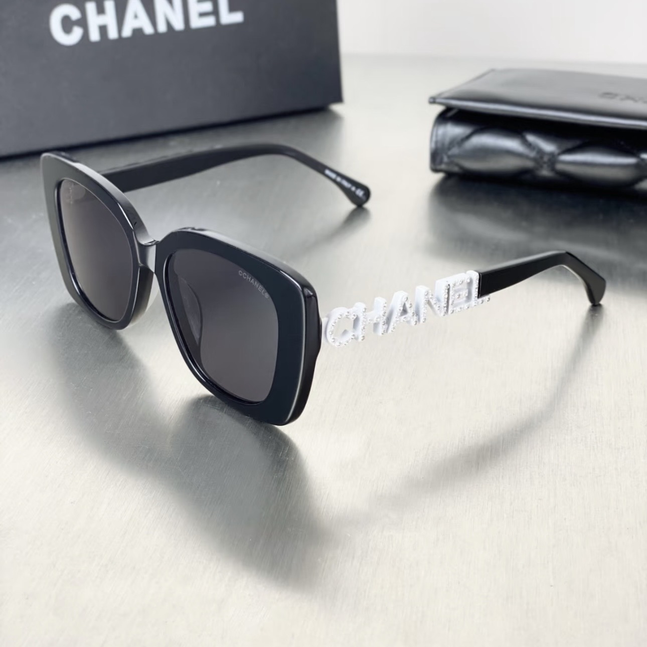 未使用 Chanel/香奈儿 7姐专场/22B 白字logo 墨镜 候补