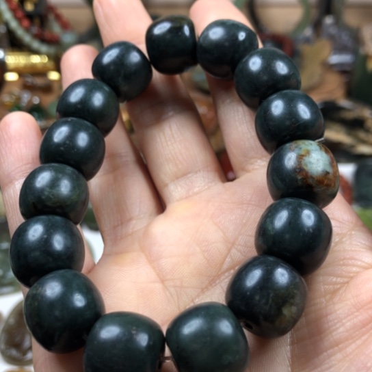 岫岩河磨玉（透闪石质玉）手链未镶嵌