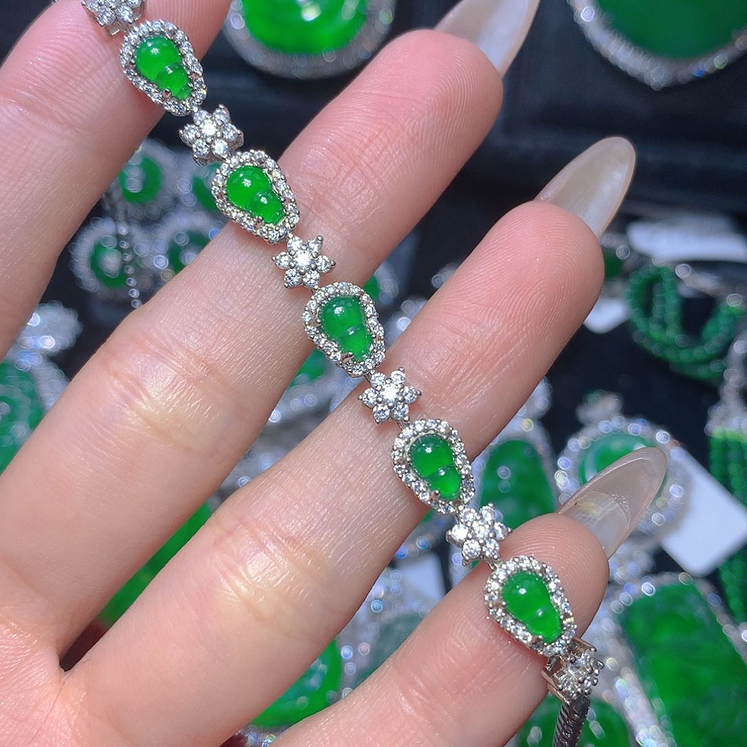 翡翠吊坠(不含链)银S925镶嵌翡翠