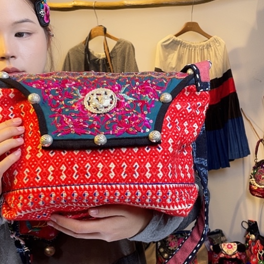 织绣手工制作包包