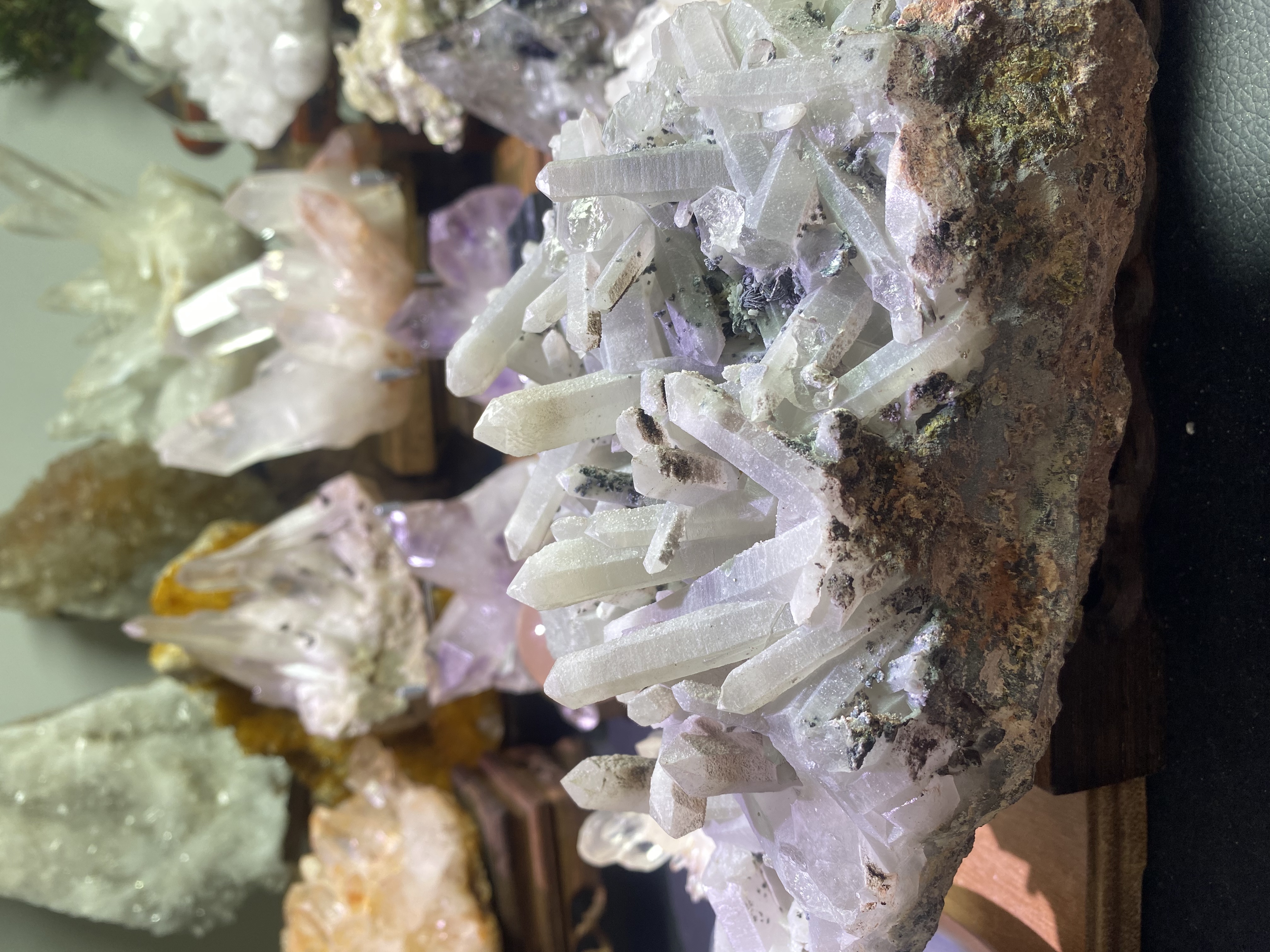 绿皮白水晶簇摆件 矿标 白皮透体中式玄关书房摆设装修摆件轻奢