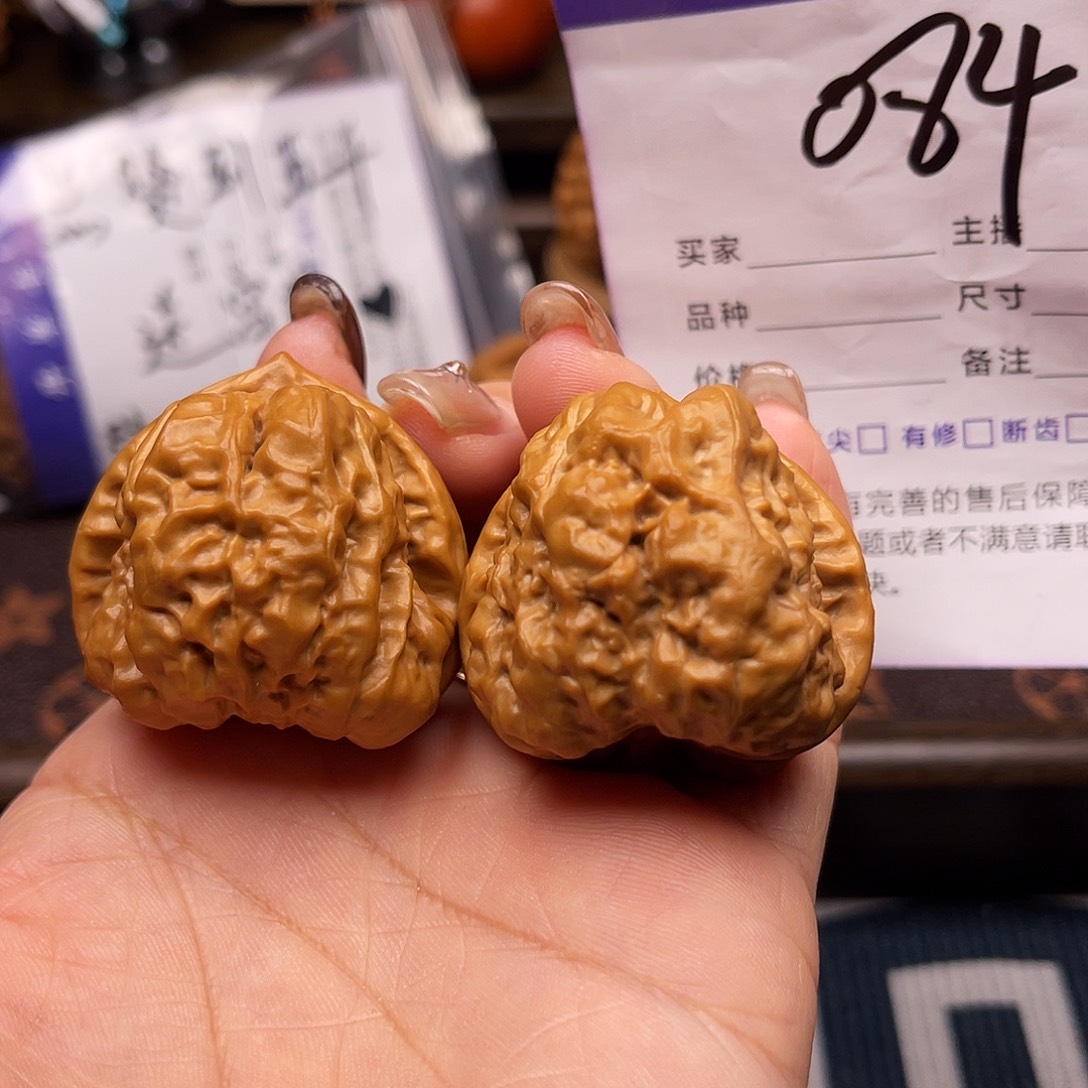 吊坠桃核蛙37+/39尺