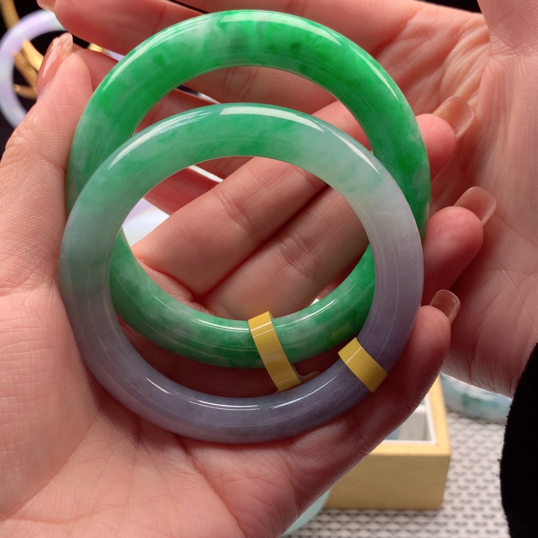 翡翠手镯未镶嵌永****梅翡翠