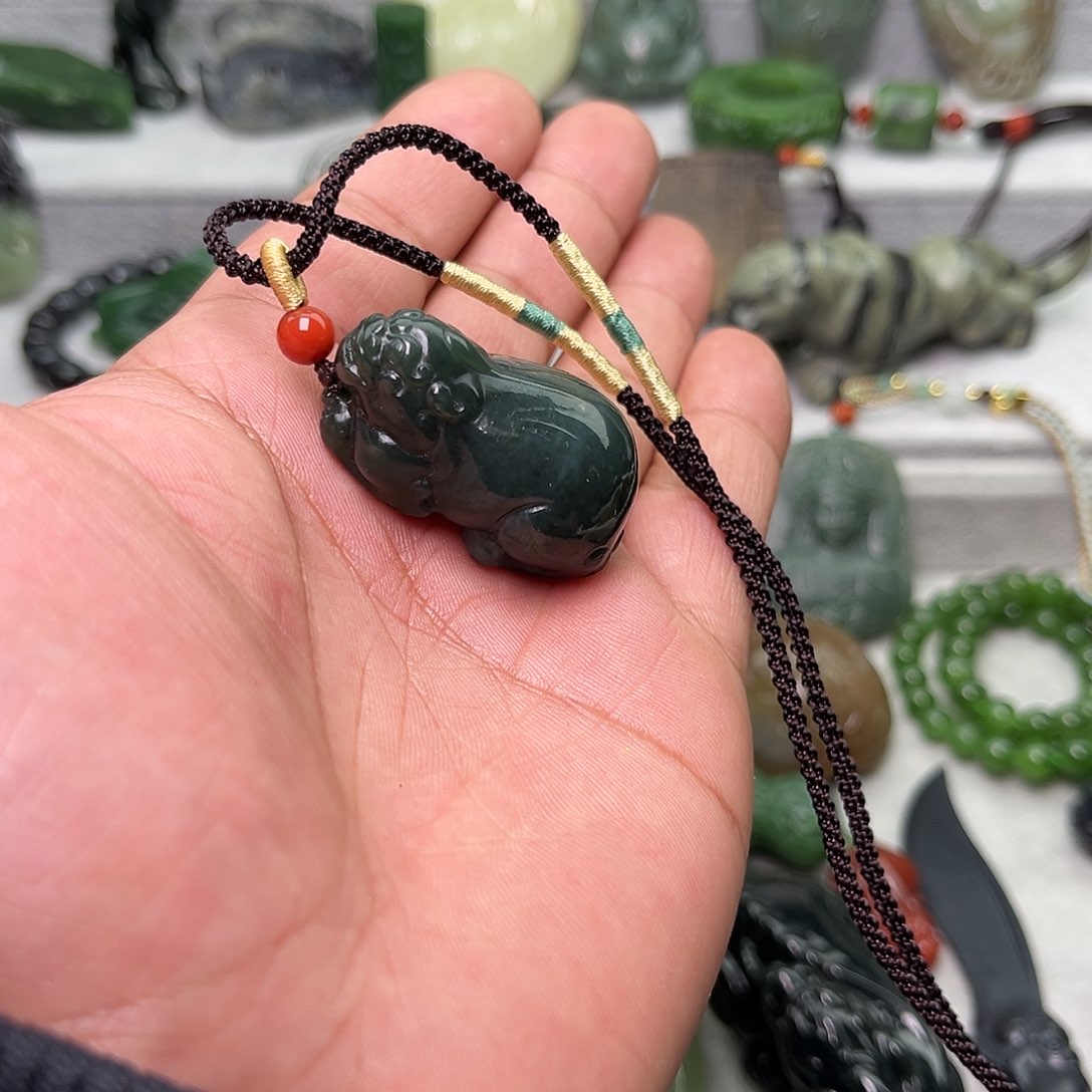 和田玉颈饰未镶嵌