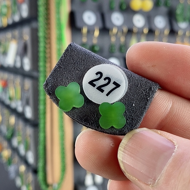 和田玉耳饰18K金镶嵌